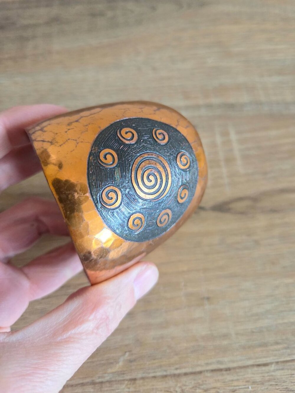 Vintage 1970s Moda Hand Made Hammered Copper Cuff Bungle Bracelet Native Tribal - Picture 7 of 9